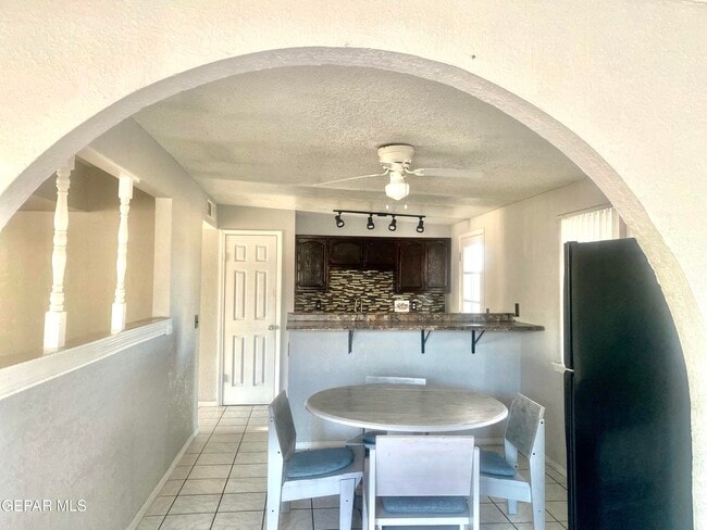 Building Photo - 8210 Marfil Dr