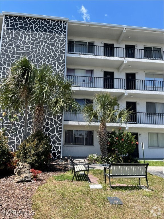 Building Photo - 4906 Victoria Dr