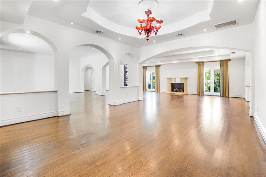 Building Photo - 114 S Layton Dr
