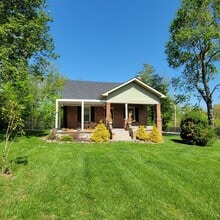 Building Photo - 4/2 Bungalow in Algood City Limits