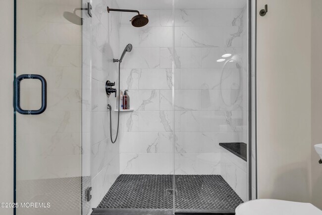 Building Photo - 2118 Edgewood Pl