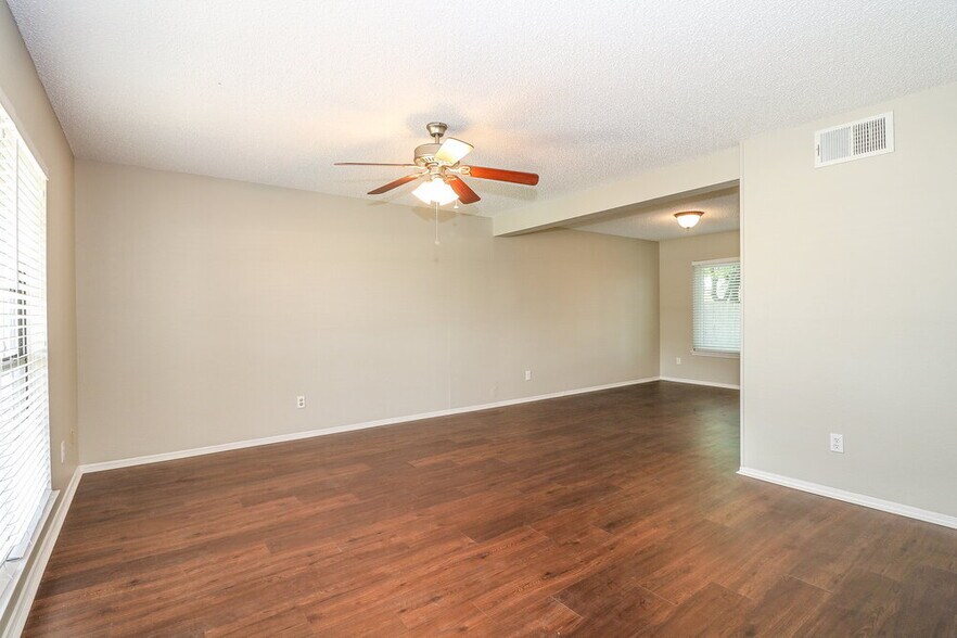 Building Photo - 5212 Creek Valley Dr