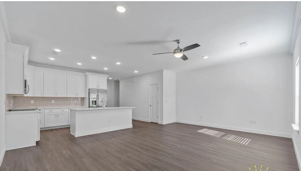 Building Photo - 517 Hill Ln