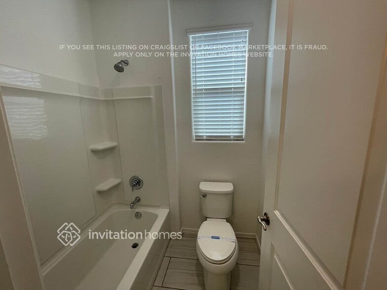 Building Photo - 19981 W Glenrosa Ave