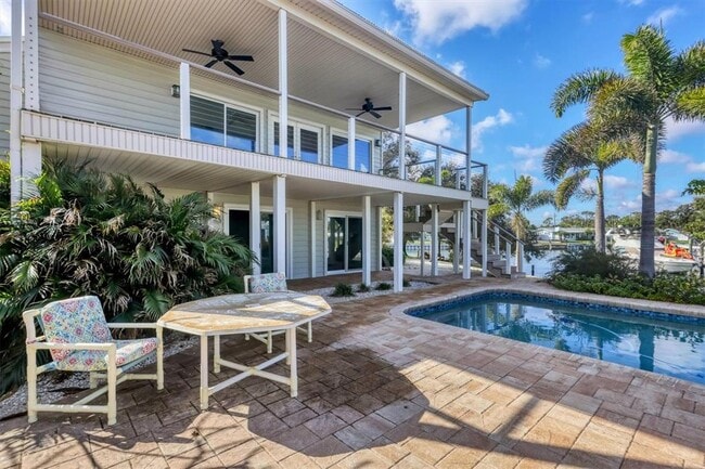 Building Photo - 3601 Coquina Key Dr SE