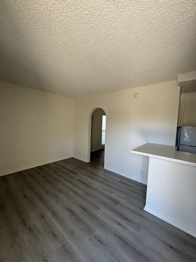 Building Photo - 1 Bed Apartment in Prime Playa Del Rey -  ...