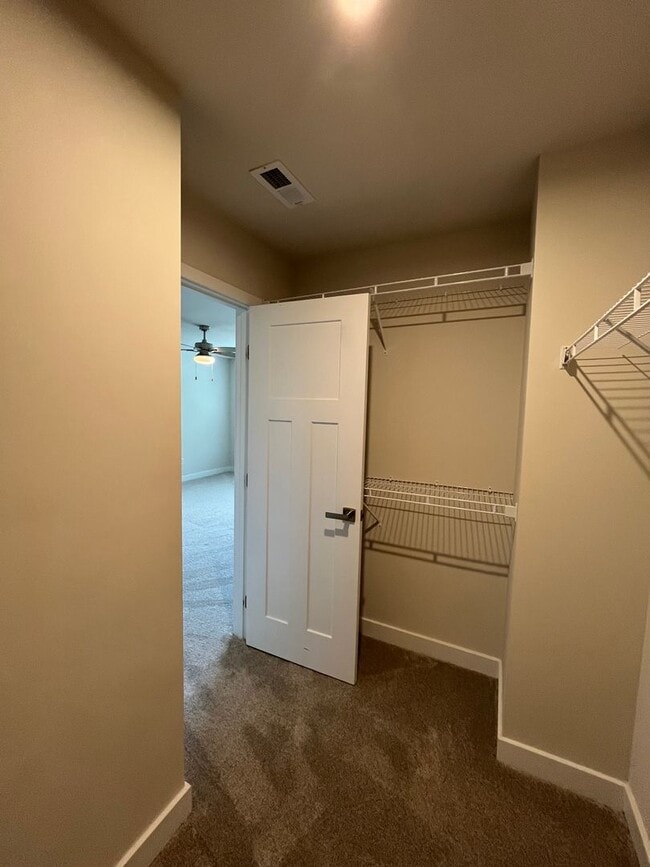 Building Photo - 3 Bed 2 Bath Townhome Located in Simpsonville