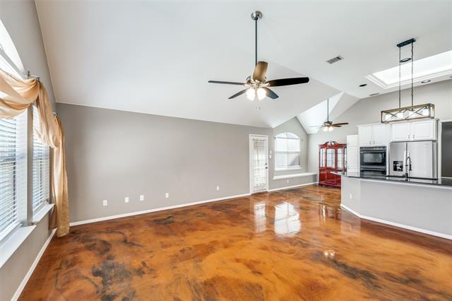 Building Photo - 613 Castleford Dr