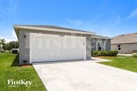 Building Photo - 2092 SW Altman Ave