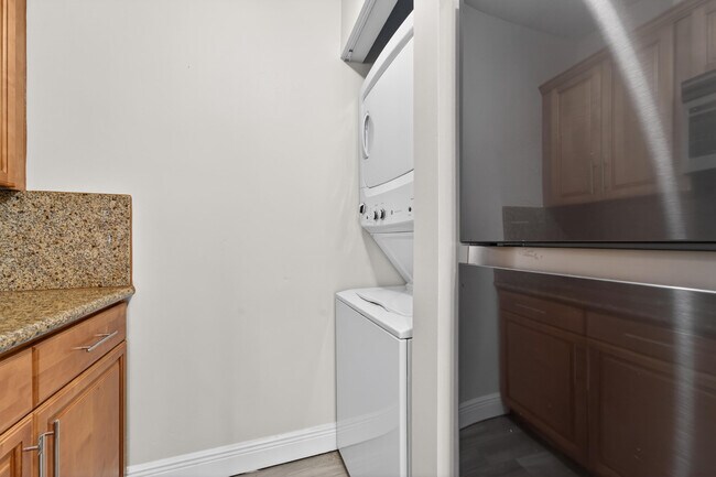 Building Photo - 801 Andrews Ave