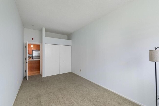 Building Photo - 215 7th St NE