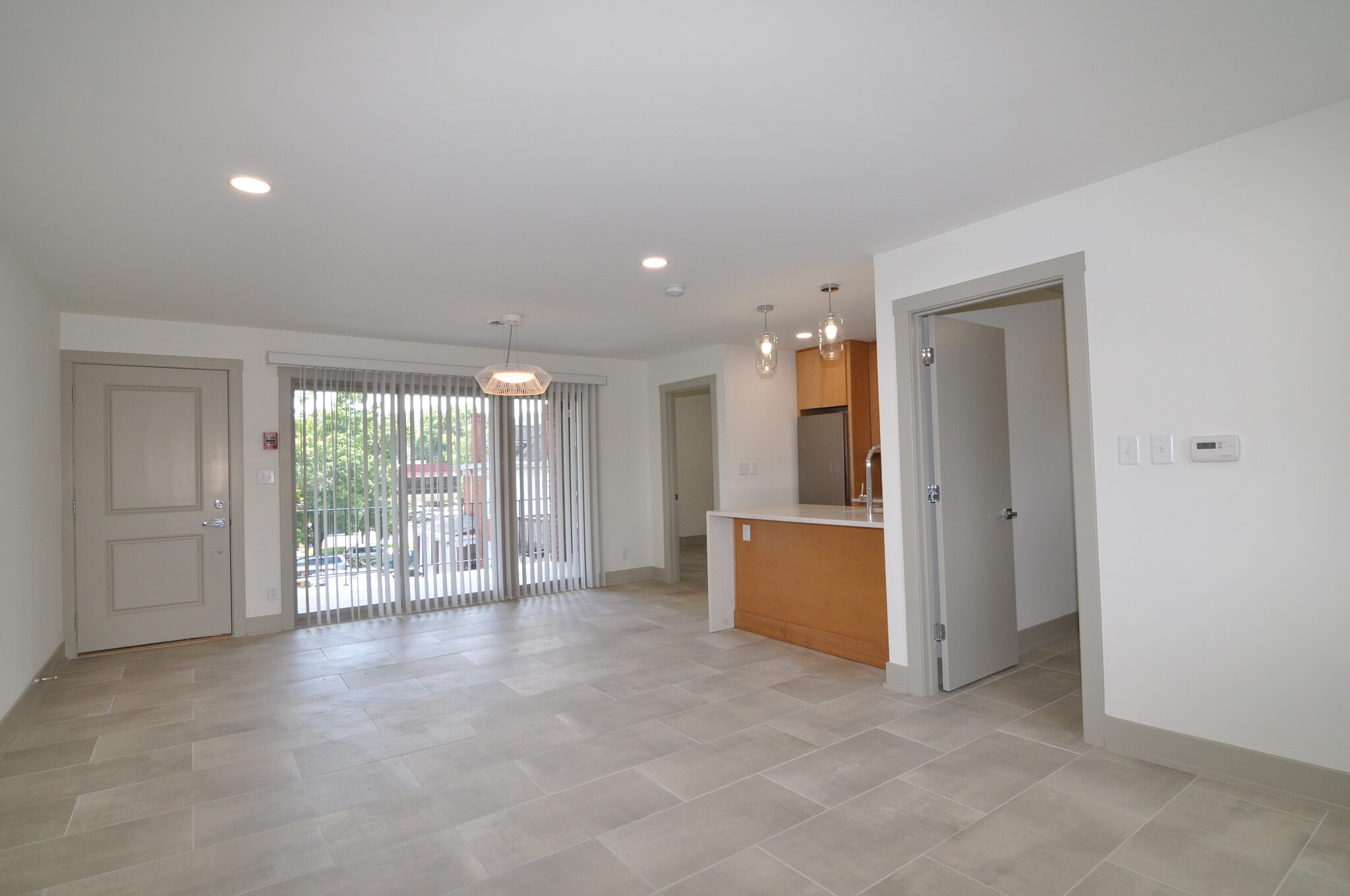 Building Photo - 918 10th Ave
