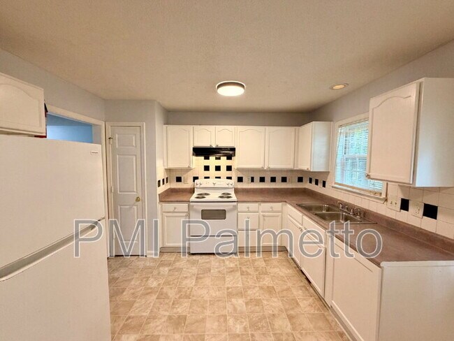 Building Photo - 119 Chatham Forest Cir