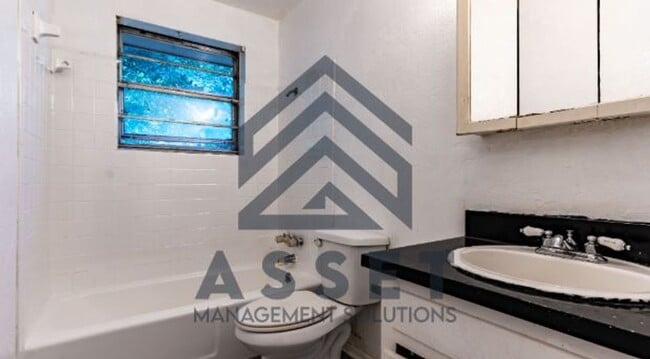 Building Photo - 4 Bedroom Available for Lease & Rent to Own!