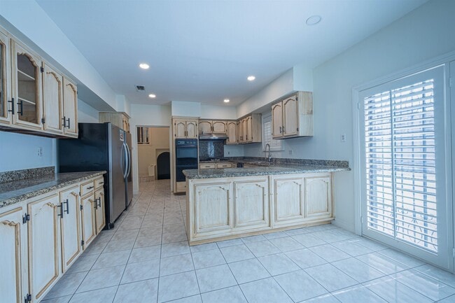 Building Photo - 226 Sunset Loop