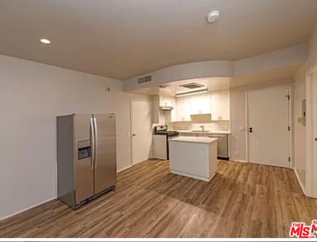 Building Photo - 1242 9th Ct