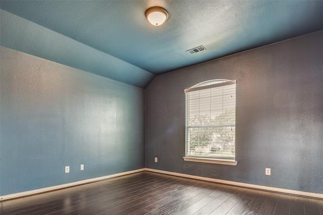 Building Photo - 916 Carlsbad Dr