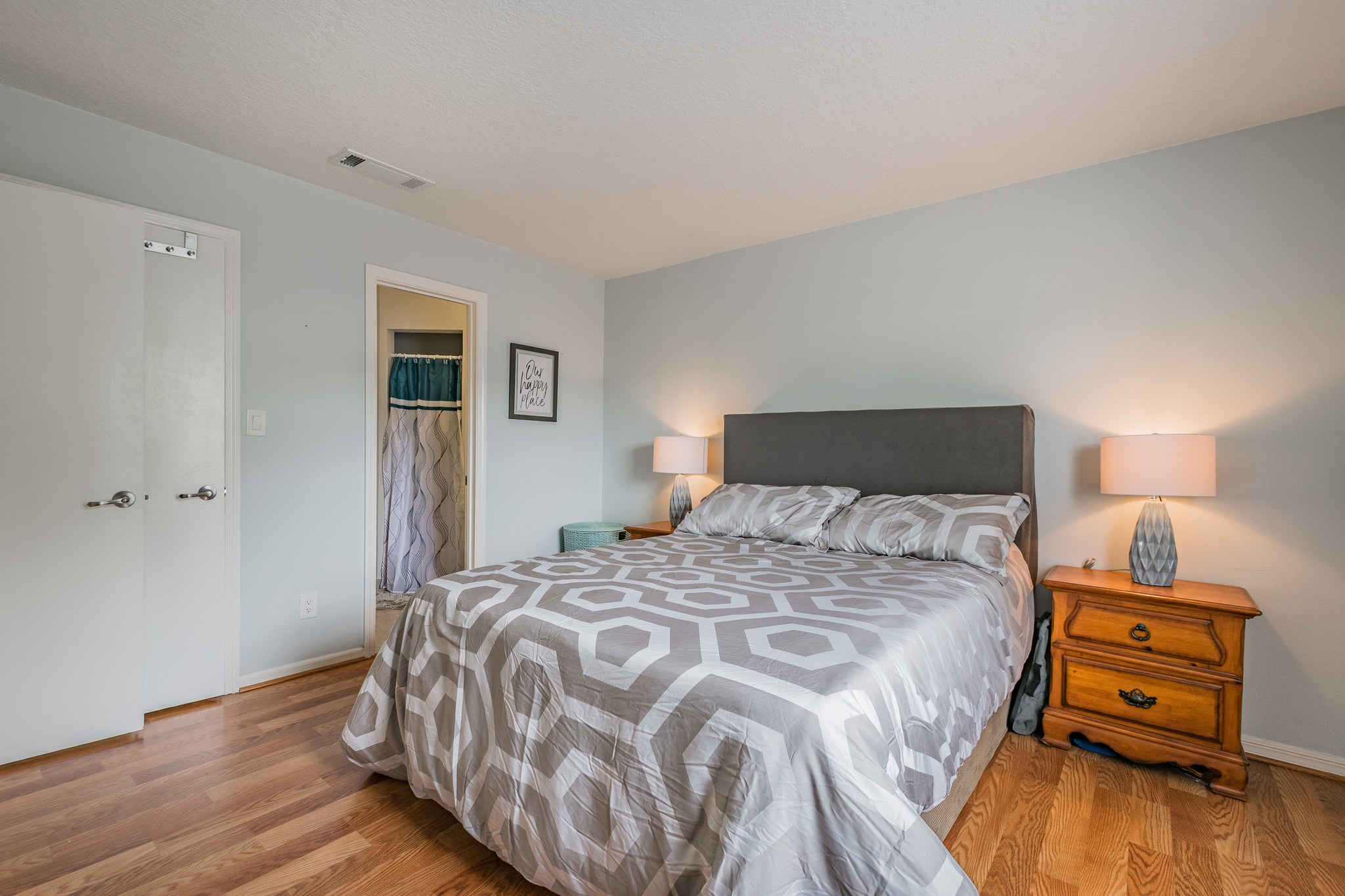 Building Photo - 5231 Beach Dr SE