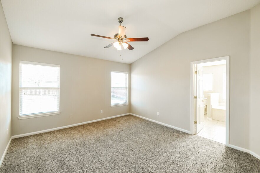 Building Photo - 12561 Brahma Bull Cir W