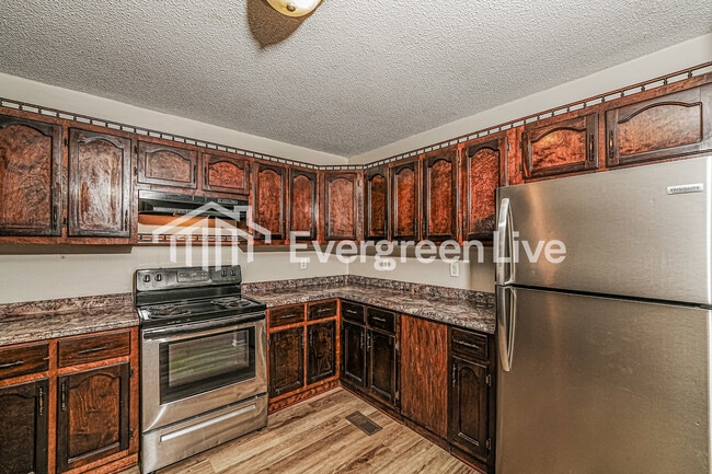 Building Photo - 990 Stowe St