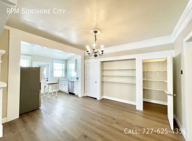 Building Photo - 7700 Boca Ciega Dr