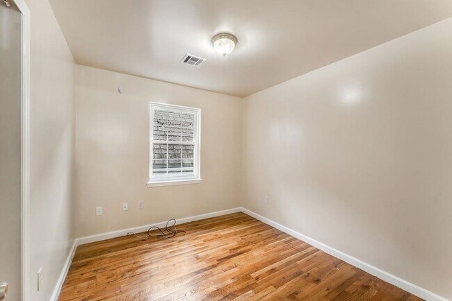 Building Photo - 285 Claremont Ave