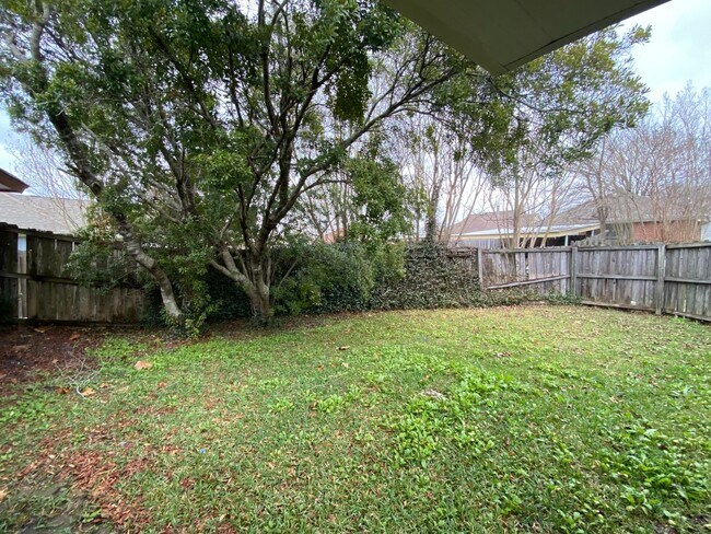 Building Photo - 1607 Salisbury Pl