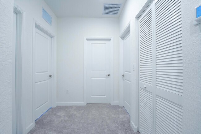 Building Photo - 3024 Green Palm Ct