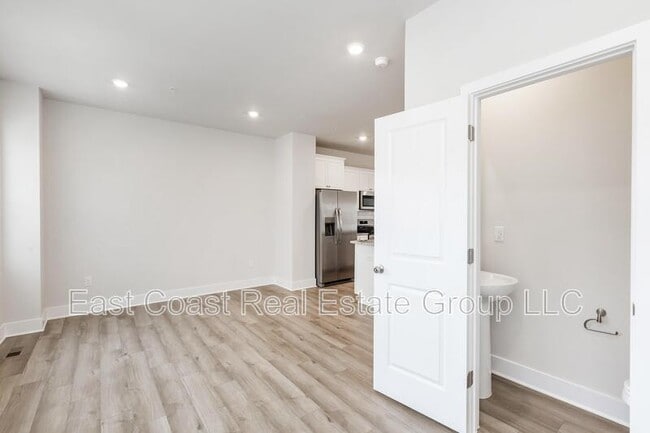 Building Photo - 2273 Marcy Dr