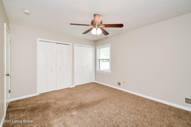 Building Photo - 1042 Cristland Rd