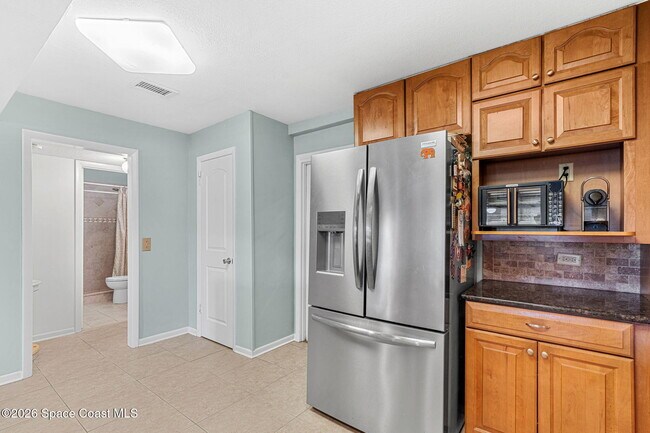 Building Photo - 412 Emerald Dr S