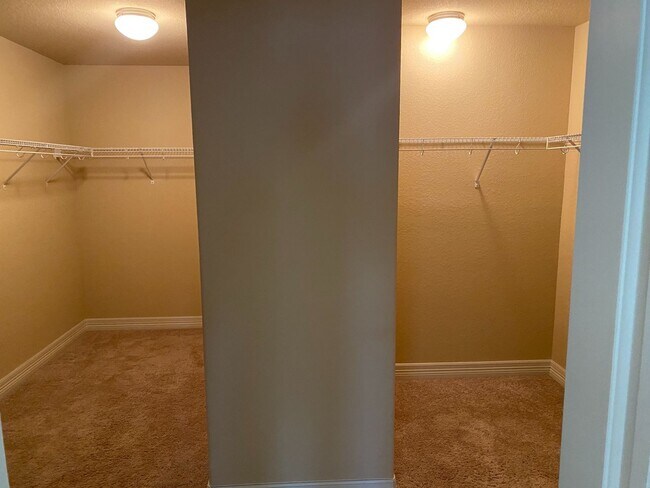 Building Photo - 3101 Christians Tee