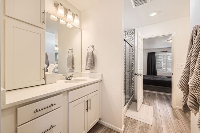 Building Photo - 10196 Worchester St