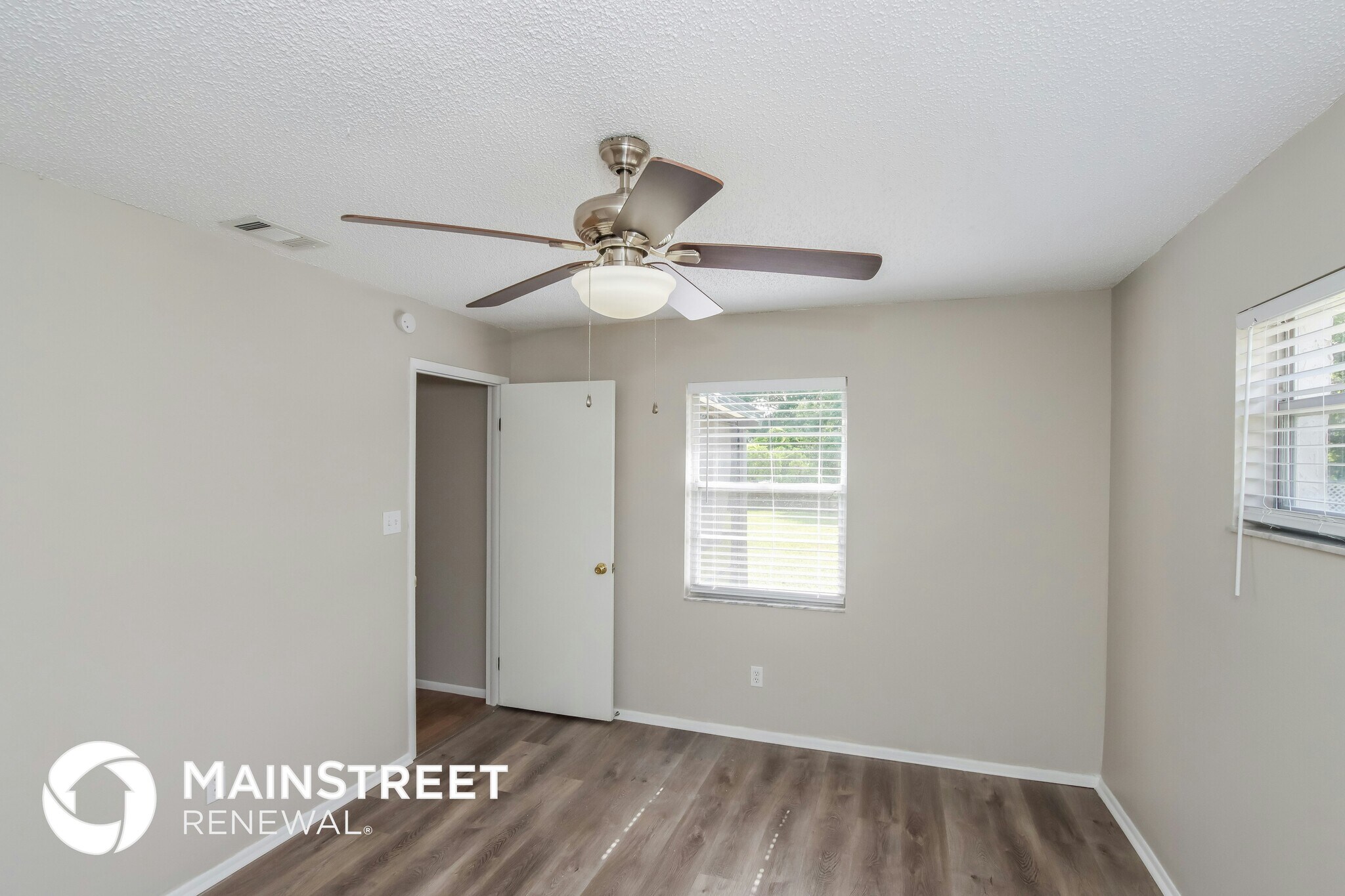 Building Photo - 282 E Haven Dr