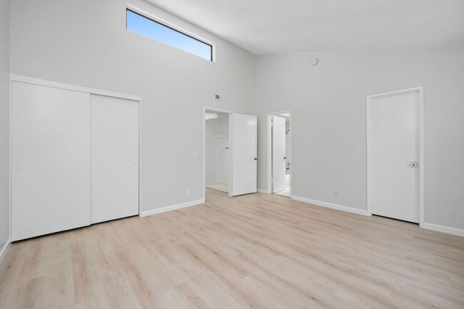 Building Photo - 18842 Smokewood Cir