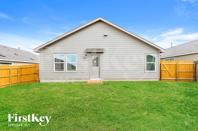 Building Photo - 10606 Pablo Way