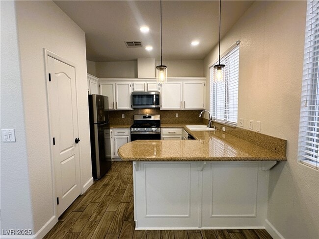 Building Photo - 2183 Polynesia Cir