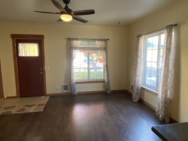 Building Photo - Cozy 2-Bedroom Home for Rent in Chelan, WA!