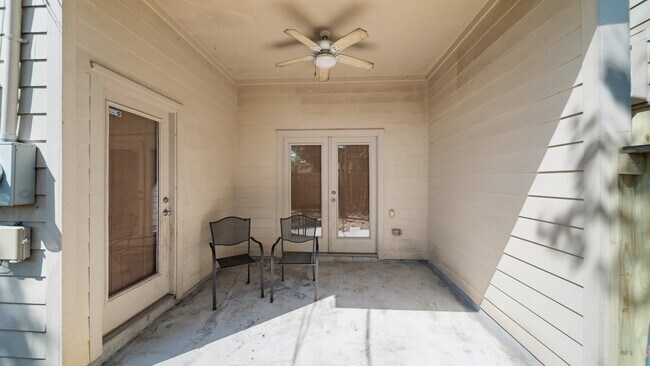 Building Photo - 5637 Oasis Palm Ln