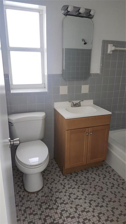 Building Photo - 1405 Ambassador Ave