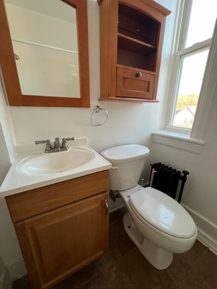 Building Photo - 366 4th Ave