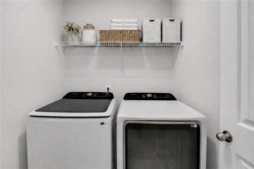 Building Photo - 1123 Chastain Dr