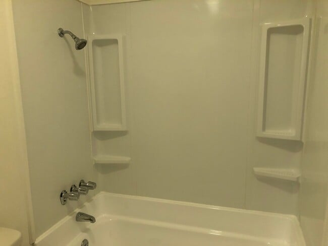 Building Photo - Amazing 1BD/1BA Condo in Prime Woodland Hi...