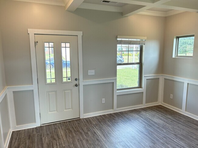 Building Photo - 26106 Valley Ridge Rd