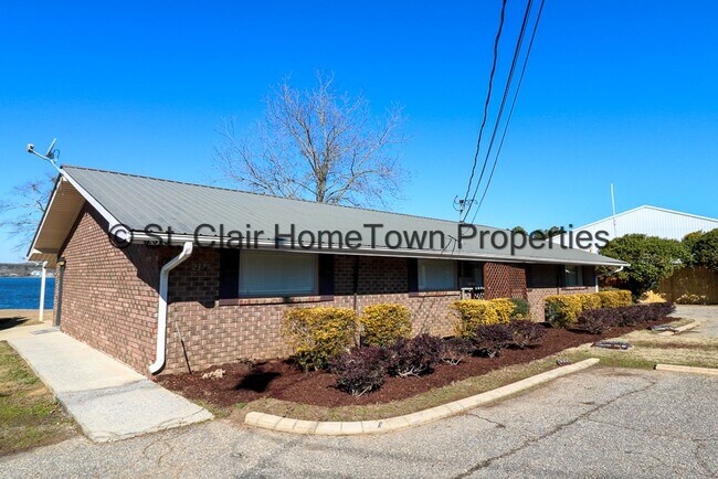Building Photo - Remodeled Duplex on Logan Martin Lake