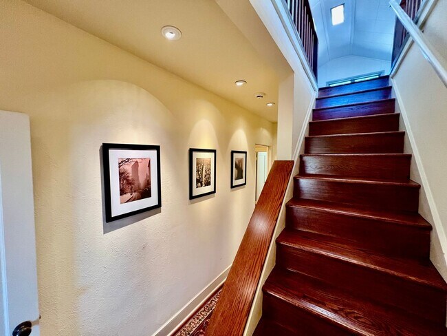 Building Photo - Charming and Accommodating Carmel-by-the-Sea Home coming soon!