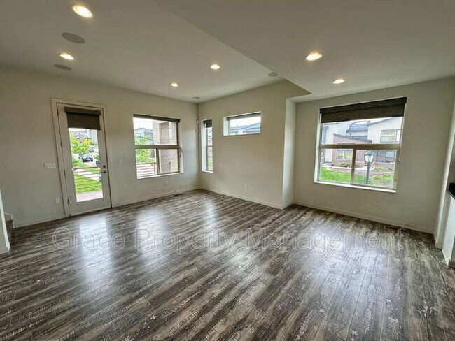 Building Photo - 10051 Belvedere Cir