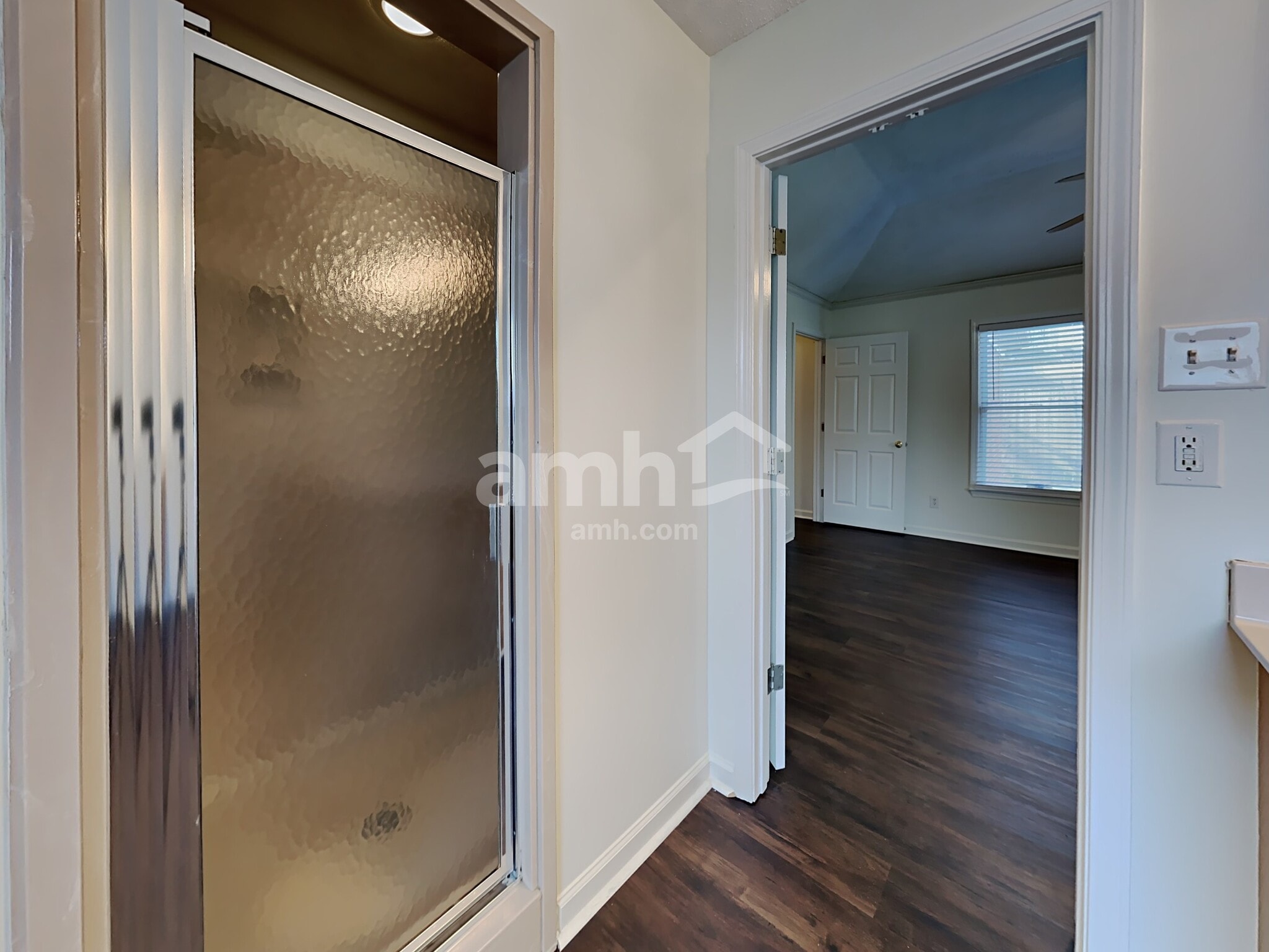 Building Photo - 1466 Far Dr