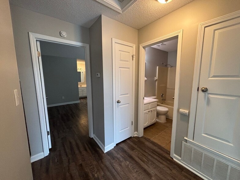 Building Photo - 9532 Chi Chi Cove