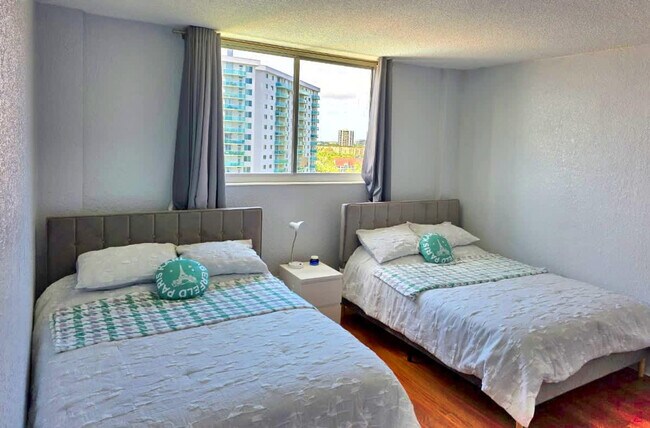 Building Photo - 19370 Collins Ave